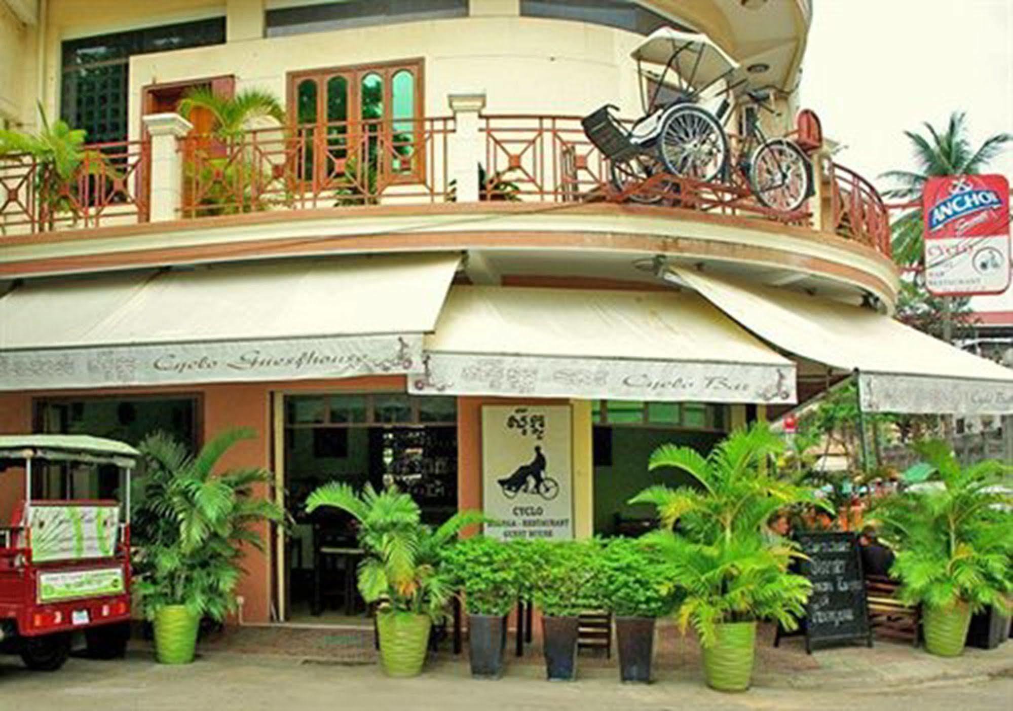 Cyclo Hotel-Bar-Restaurant Phnom Penh Exterior foto